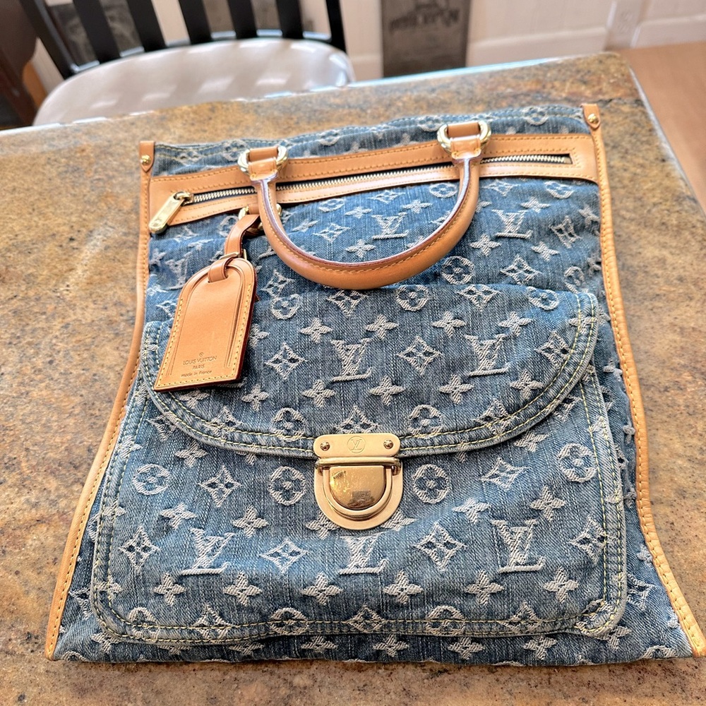 Authentic Louis Vuitton Denim Sac Plat